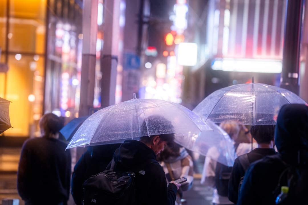深市公司半年报全景扫描:营收超10万亿元 战新产业公司增势强劲